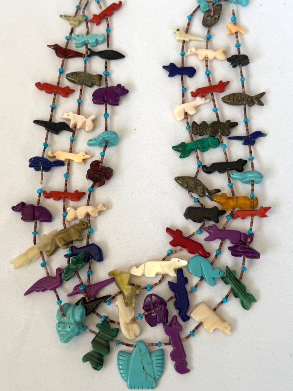 VINTAGE ZUNI ANIMAL FETISH HAND CARVED GEMSTONE HEISHI BEAD 3-STRAND NECKLACE - Picture 5 of 16